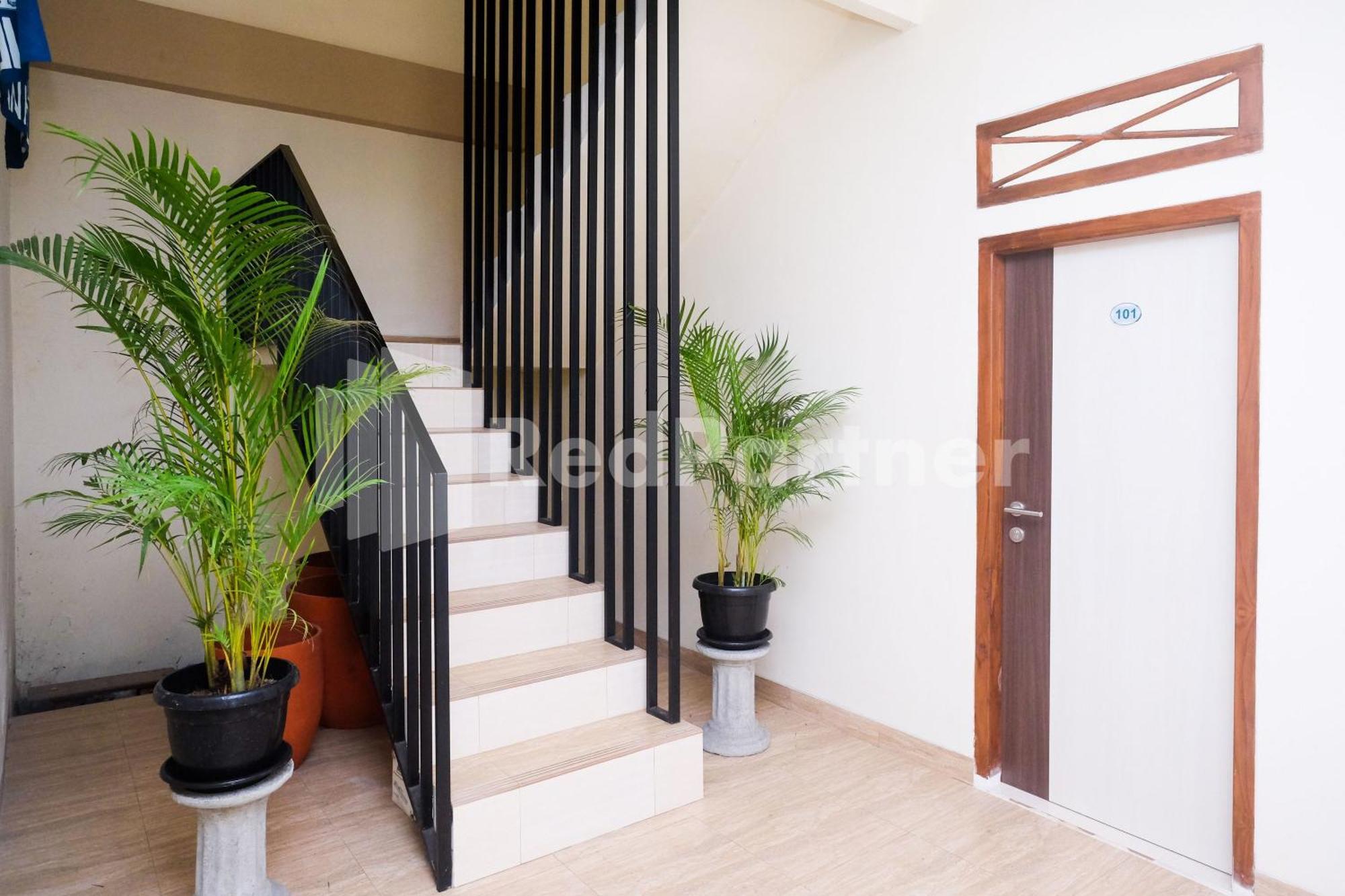 Ndliman House Near Ugm Jogja Mitra Reddoorz Hotel Kejayan Bagian luar foto