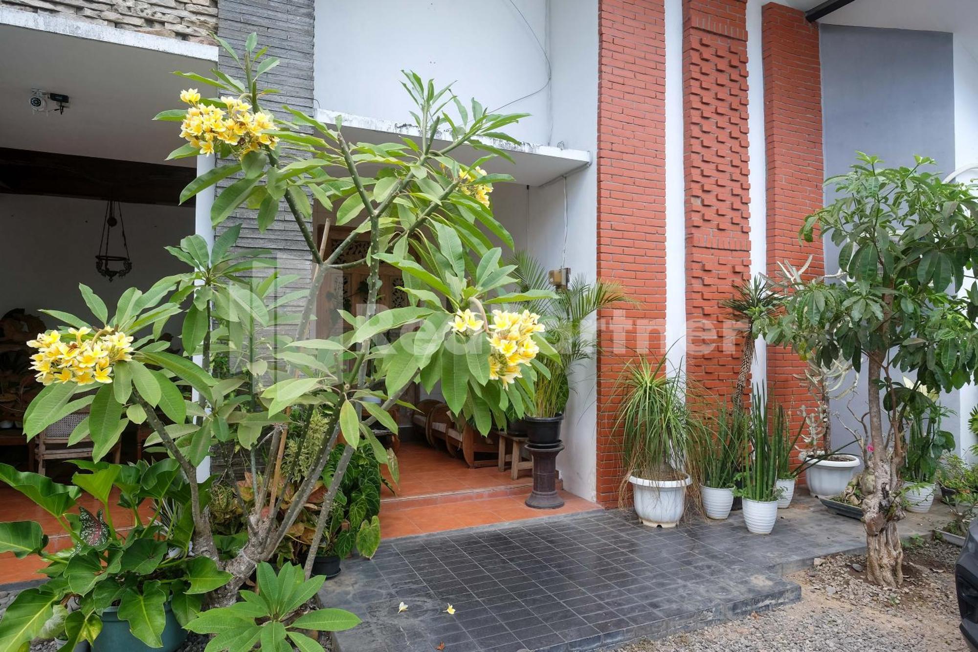 Ndliman House Near Ugm Jogja Mitra Reddoorz Hotel Kejayan Bagian luar foto