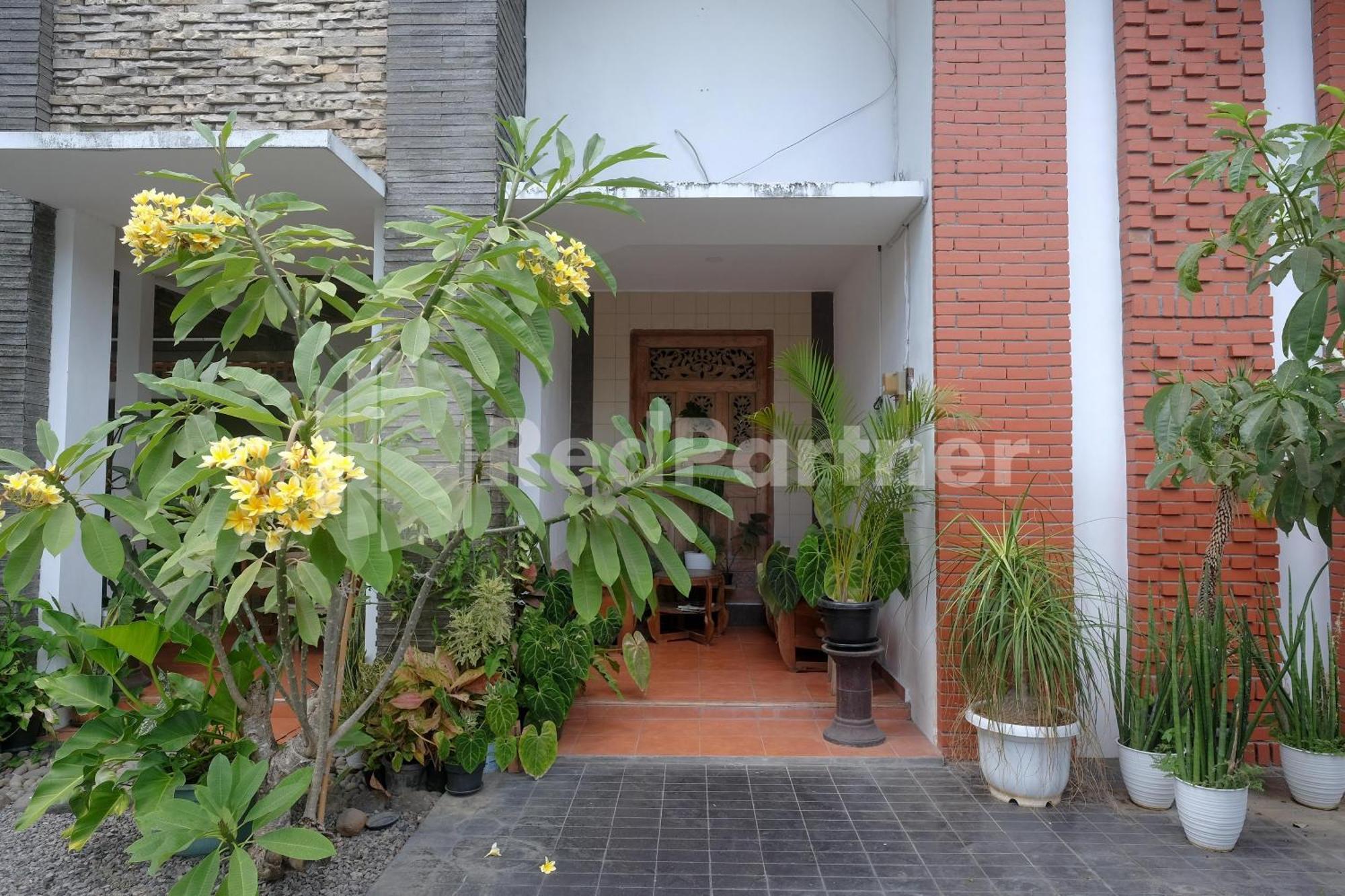 Ndliman House Near Ugm Jogja Mitra Reddoorz Hotel Kejayan Bagian luar foto